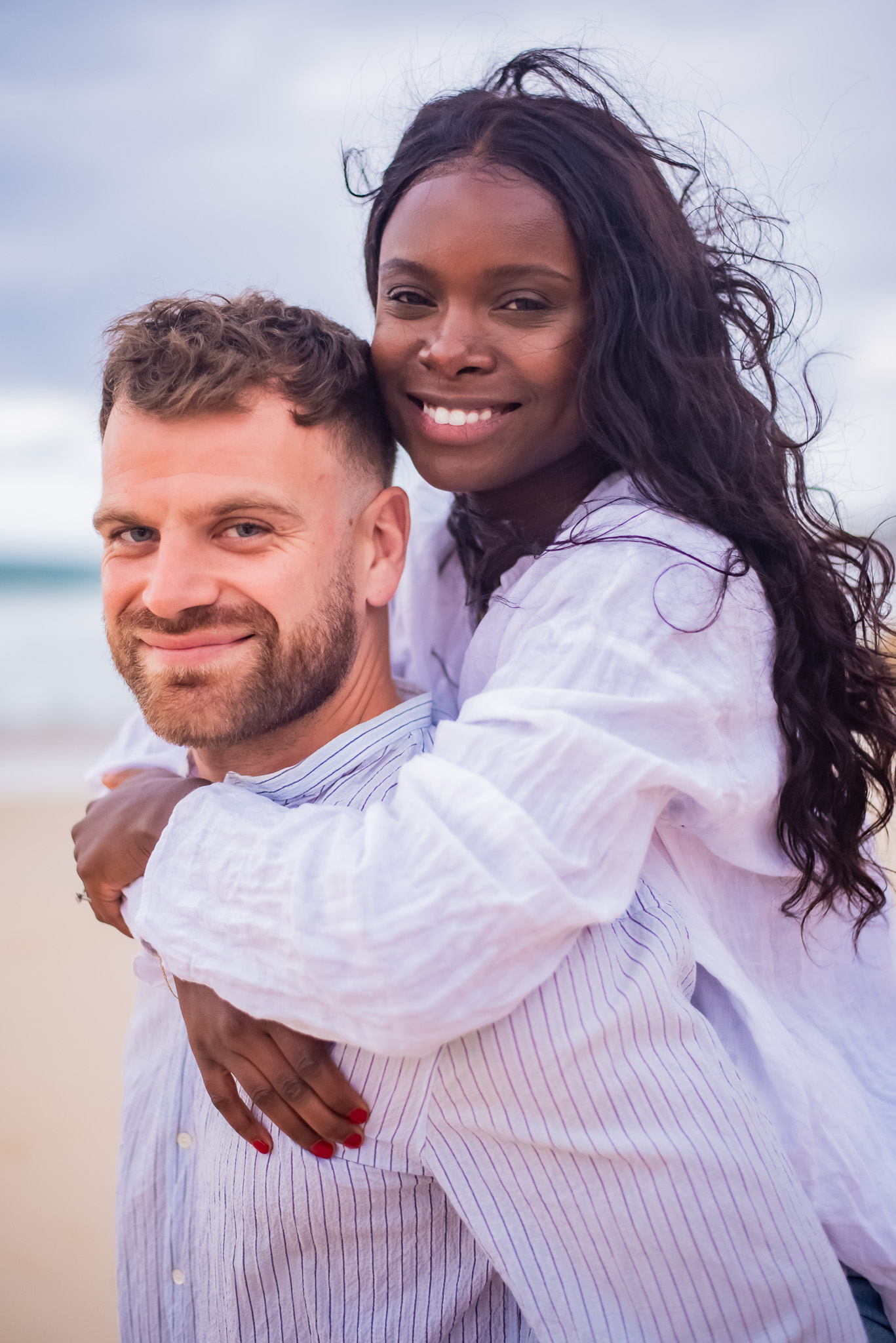 Romantic engagement photoshoot in Sydney by Veros Photography

Couple enjoying golden hour at Tamarama Beach

Natural engagement portraits in  Sydney