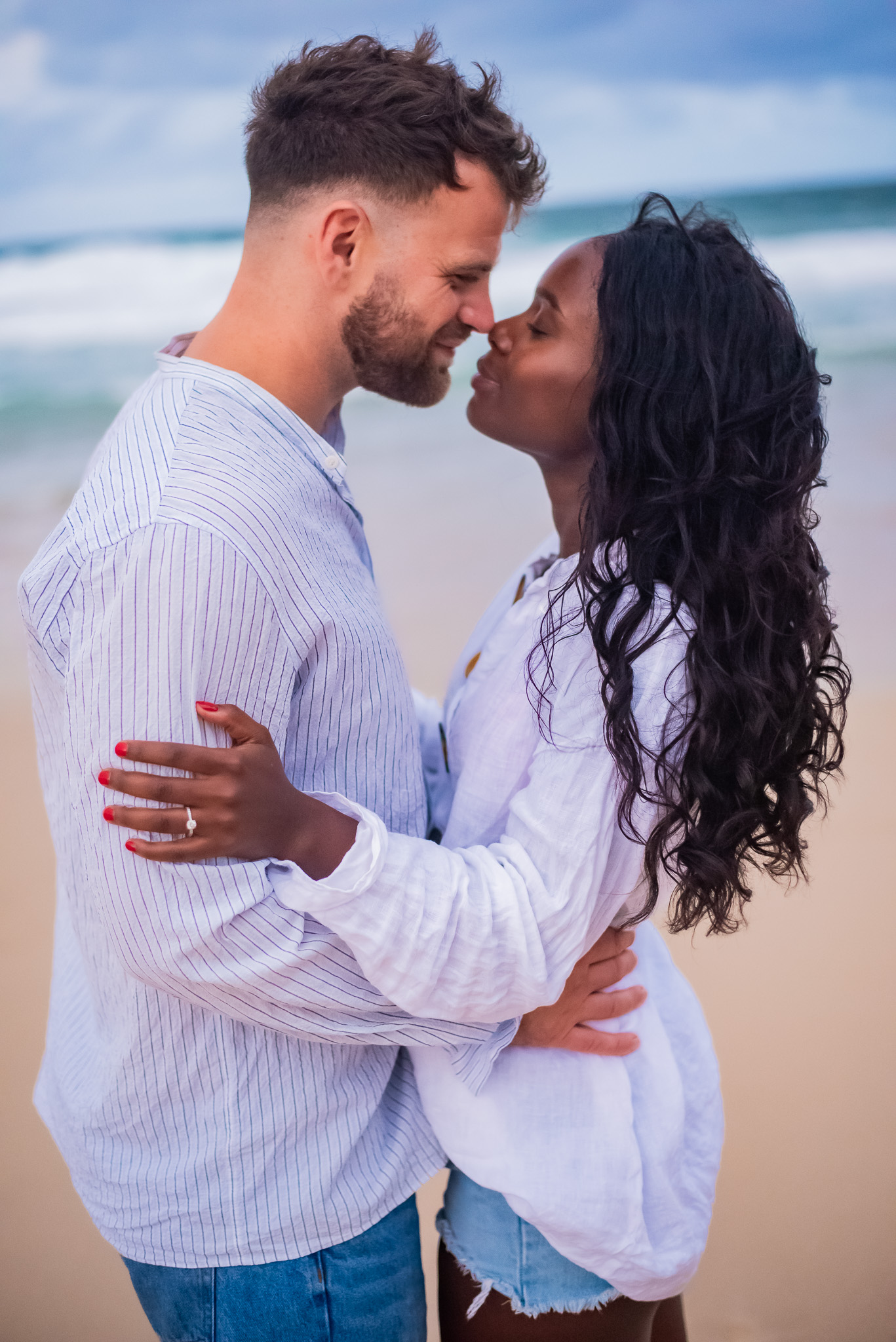 Romantic engagement photoshoot in Sydney by Veros Photography

Couple enjoying golden hour at Tamarama Beach

Natural engagement portraits in  Sydney