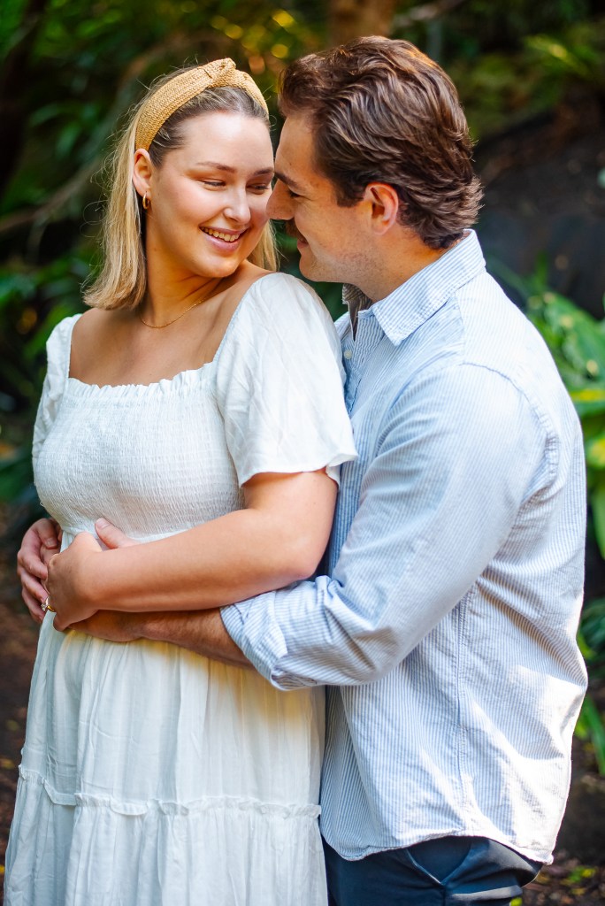 A couple enjoying a romantic engagement session in Barcelona by Veros Photography