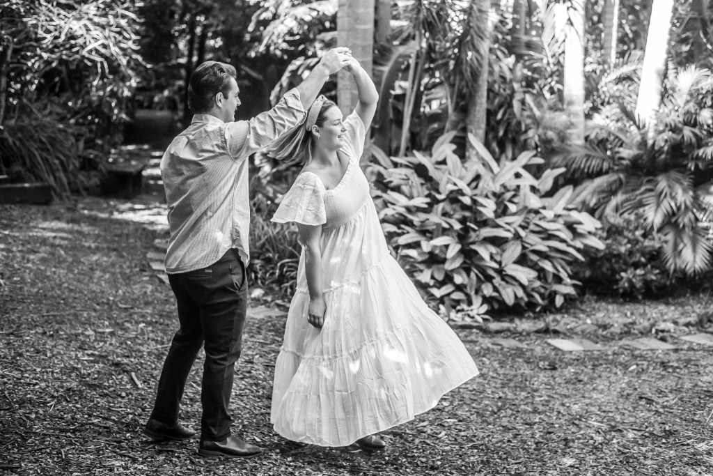 A couple enjoying a romantic engagement session in Barcelona Engagement Photography Barcelona Photography of Couple in Barcelona Fotografia de pareja y compromiso en Barcelona